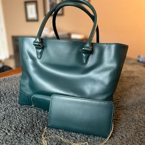 Set of 2 - Buffbunny Work/ Gym Bag with insulated meal prep pocket- with clutch